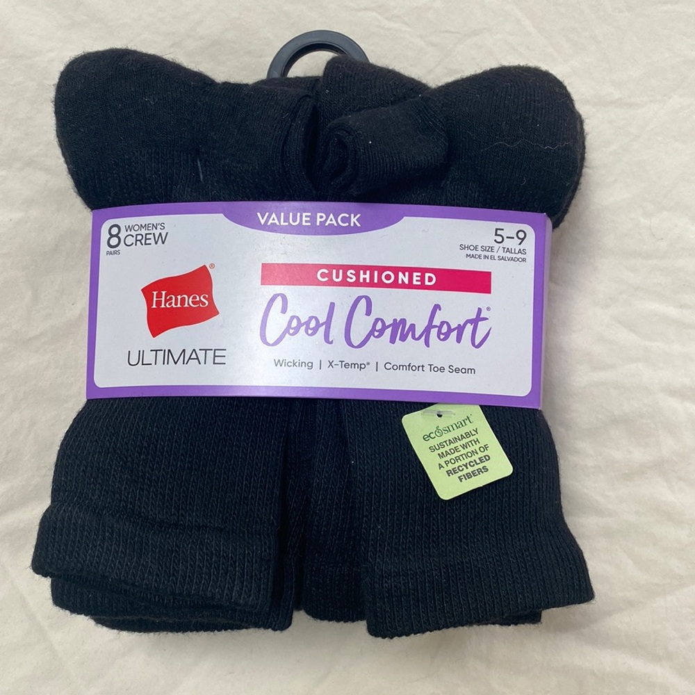 Hanes Women’s Crew Black Socks